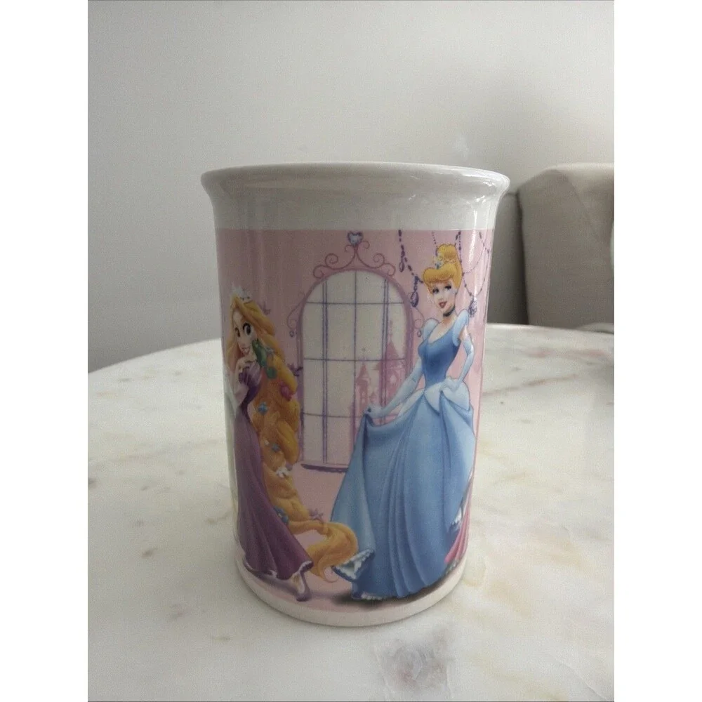 Disney Princess Ceramic Mug‎ 2011 Belle Cinderella Aurora Tiana Rapunzel Pink